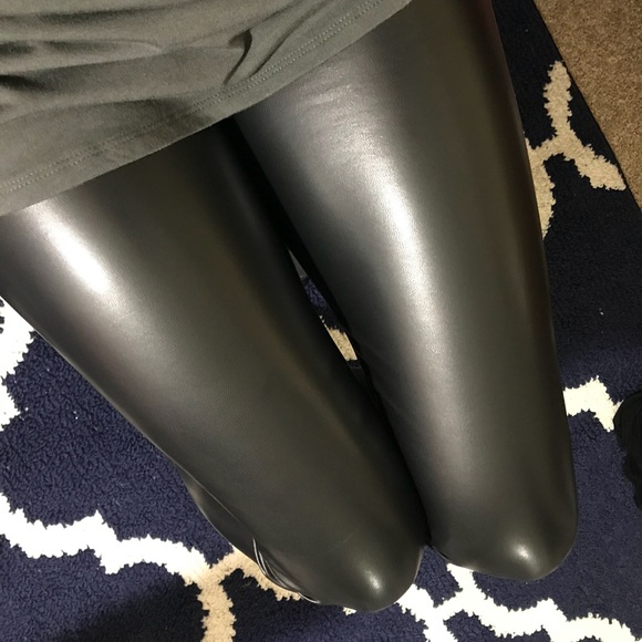LAST L • Staple Liquid Pleather Leggings - Picture 3 of 7